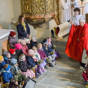 Palmweihe wird zu einem lebendigen Gottesdienst.