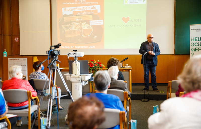 SONNTAGSBLATT, Gerd Neuhold